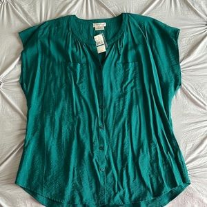 NWT Van Heusen Womens Sleeveless Blouse